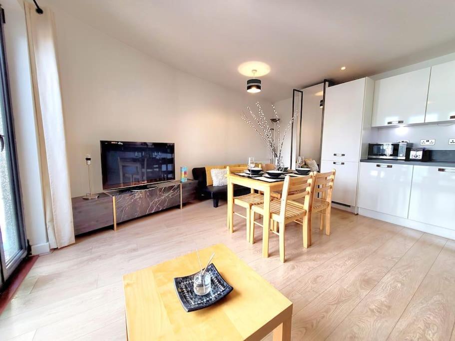 Battersea Power Station Suite 런던 외부 사진